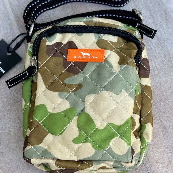 Scout The Micromanager Crossbody Bag Happy Glamper Camouflage Zipper Handbag New - Picture 11 of 11